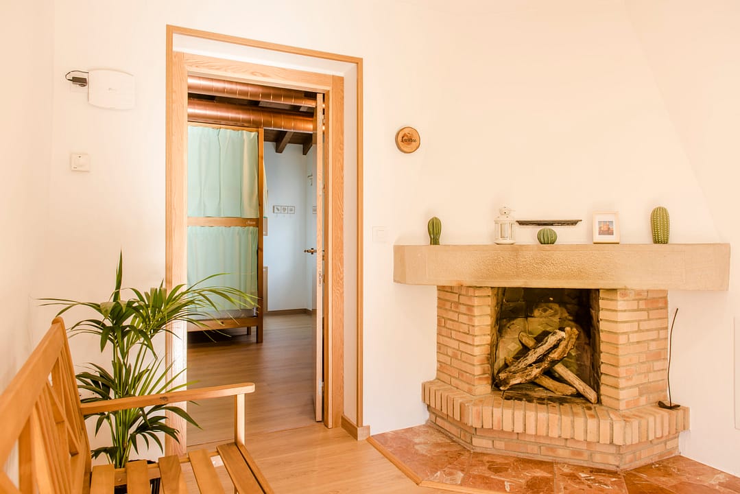 Sala Comun La Yalga Chimenea