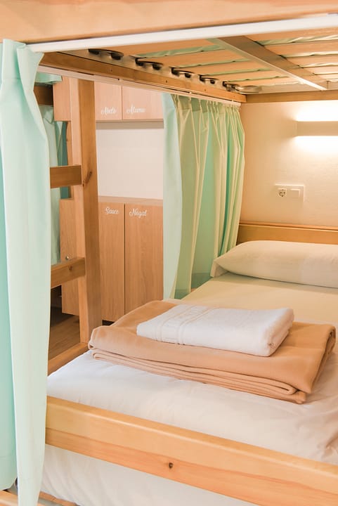 Habitación albergue queruas La yalga luarca